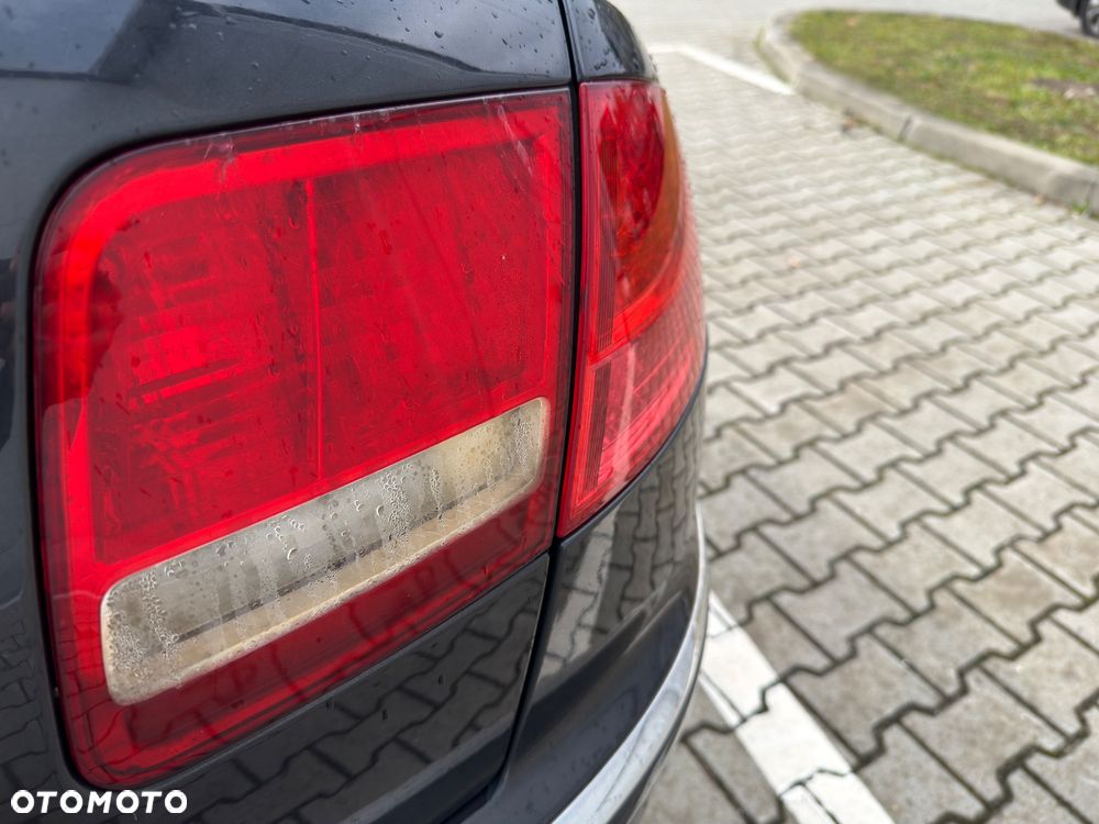 Audi A8 4.2 Quattro - 13