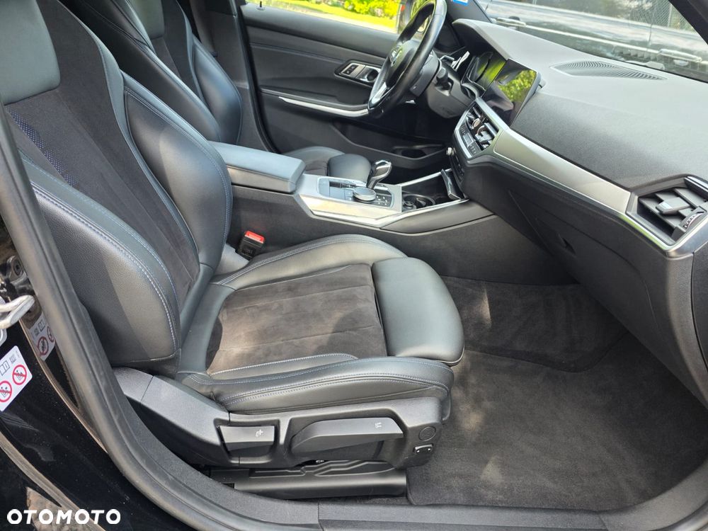 BMW Seria 3 318i Luxury Line - 20