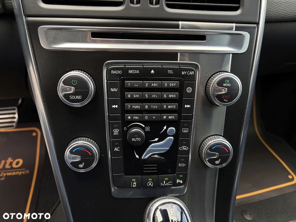 Volvo XC 60 D4 Geartronic RDesign - 30