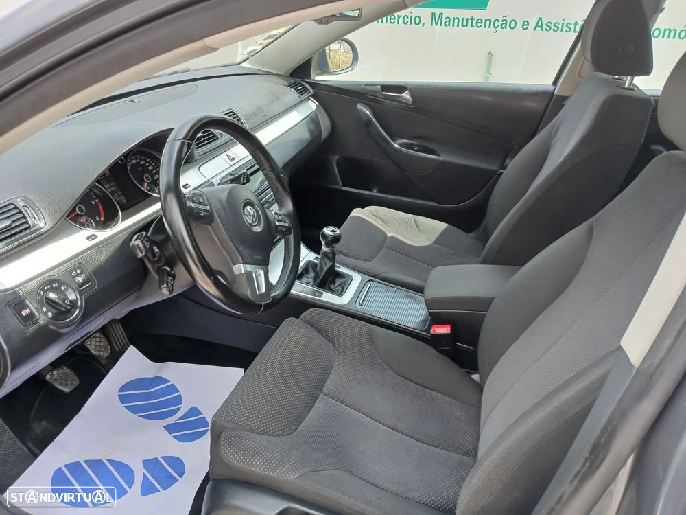 VW Passat 1.6 TDI BlueMotion Comfortline - 15