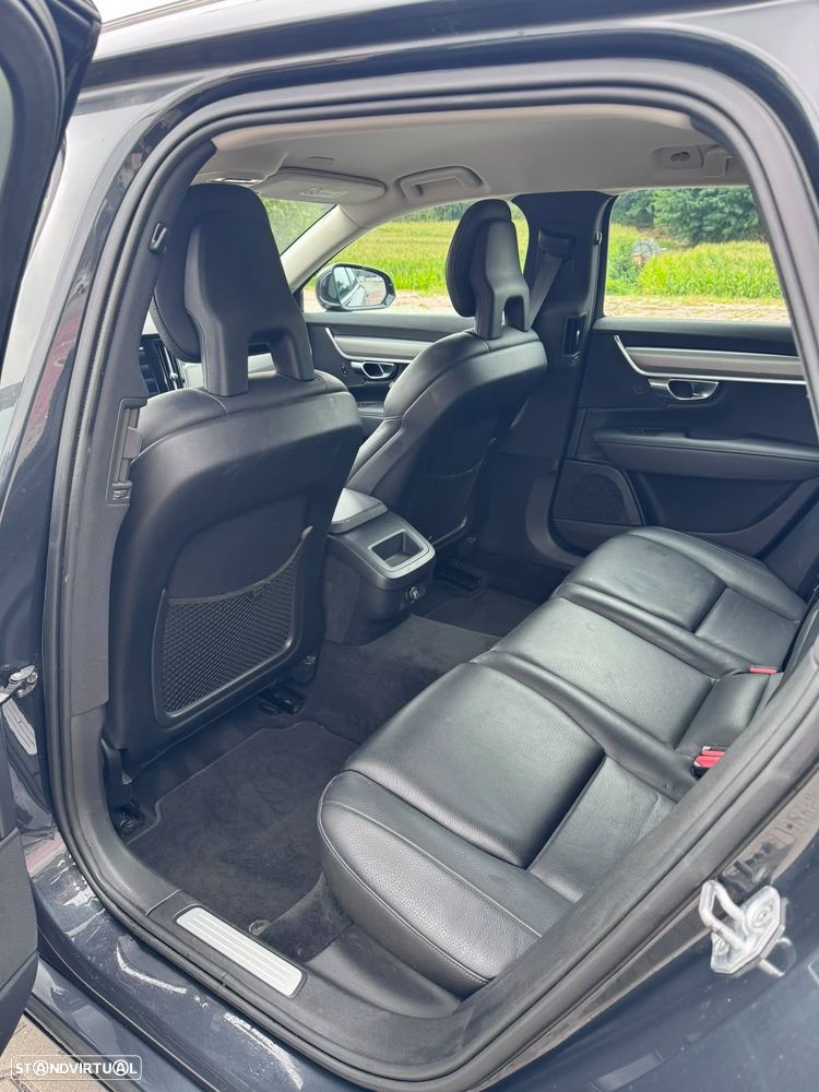 Volvo V90 2.0 D4 Momentum Geartronic - 36