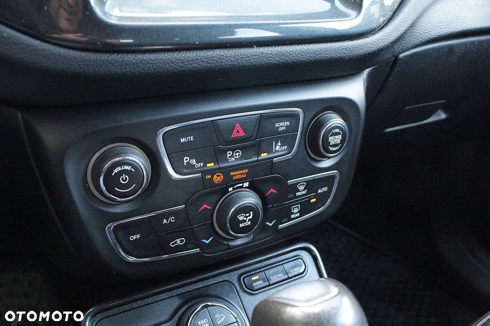 Jeep Compass - 24