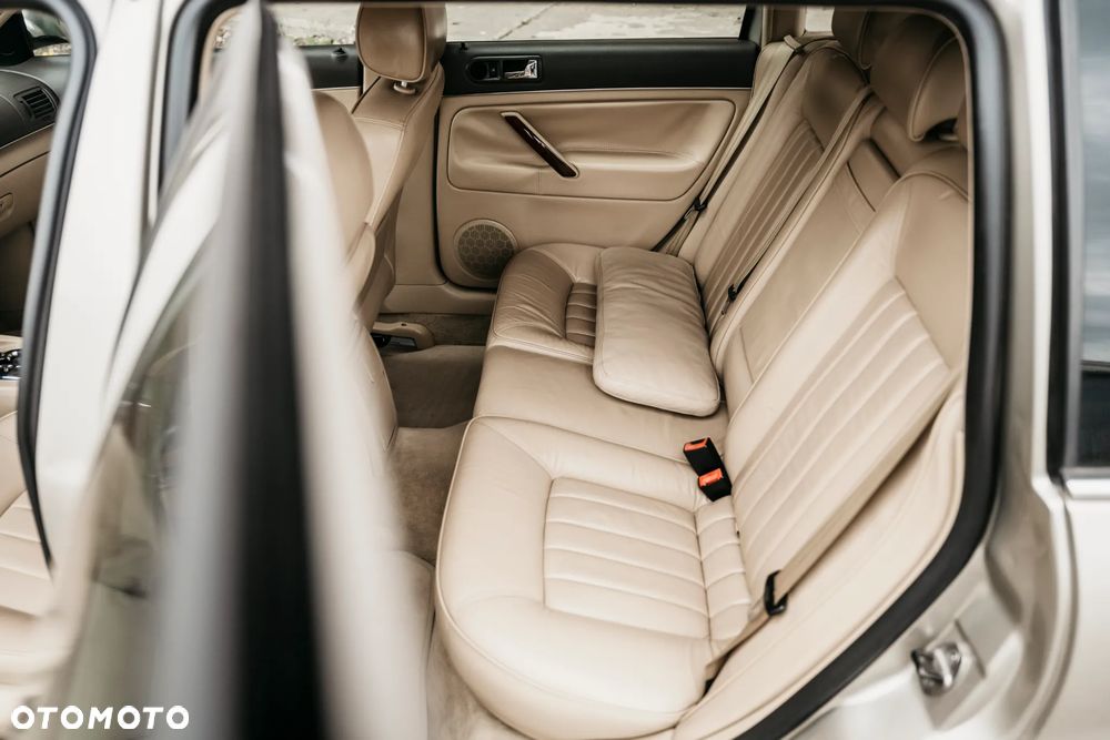 Volkswagen Passat 4.0 W8 4Mot Tiptr - 14