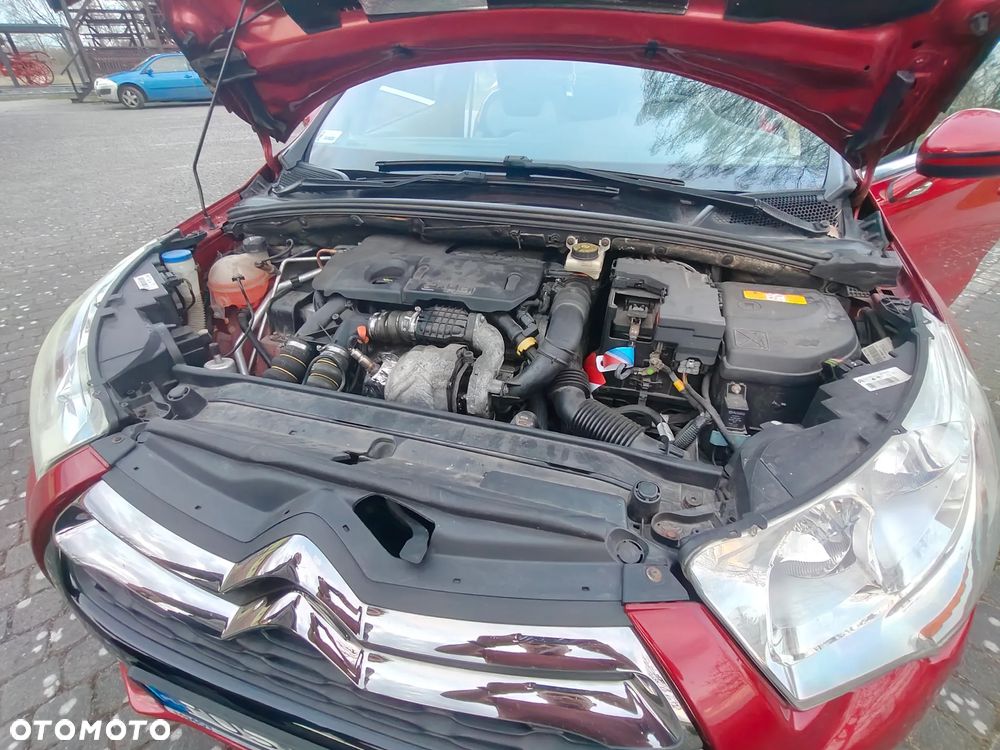 Citroën DS4 1.6 e-HDi SoChic MCP - 9