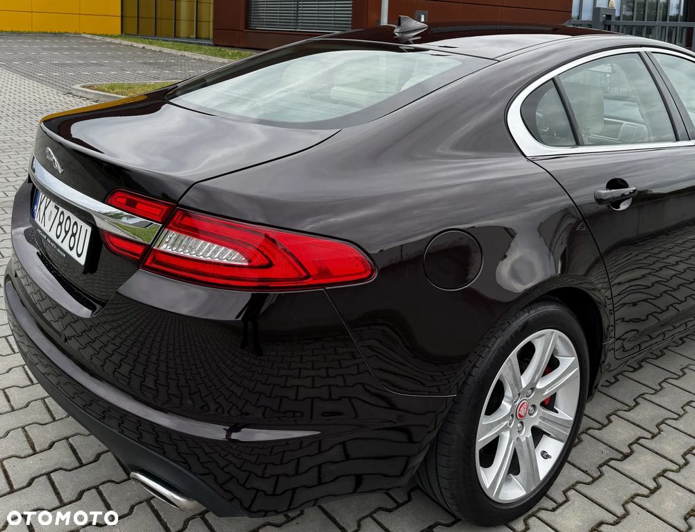 Jaguar XF 2.2 D Premium Luxury - 16
