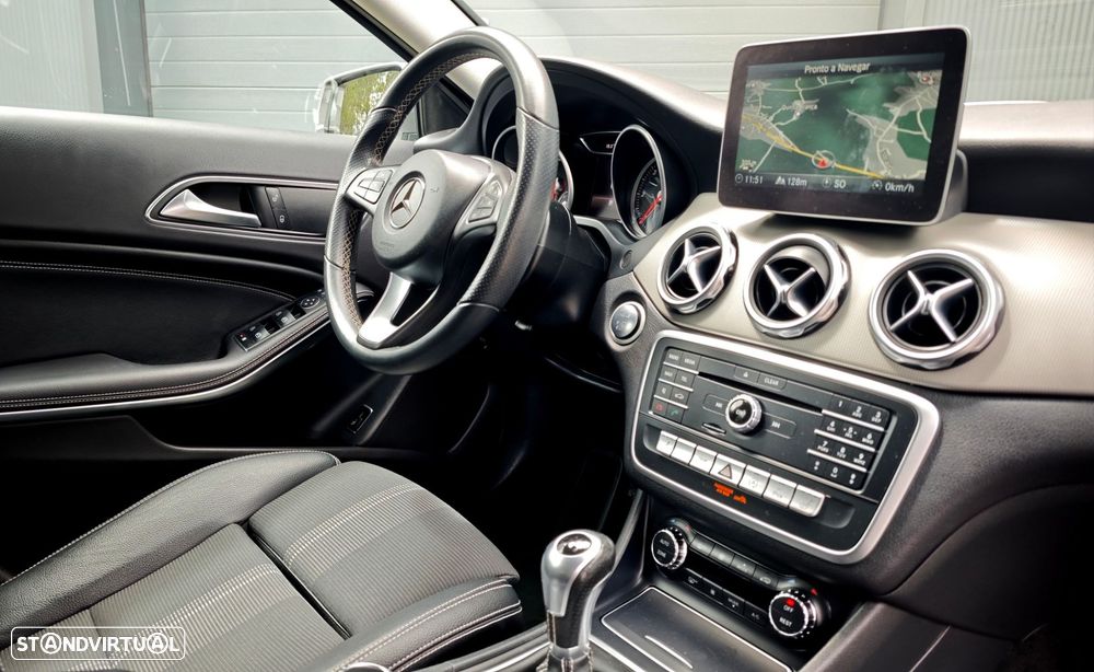 Mercedes-Benz GLA 180 d Urban - 10