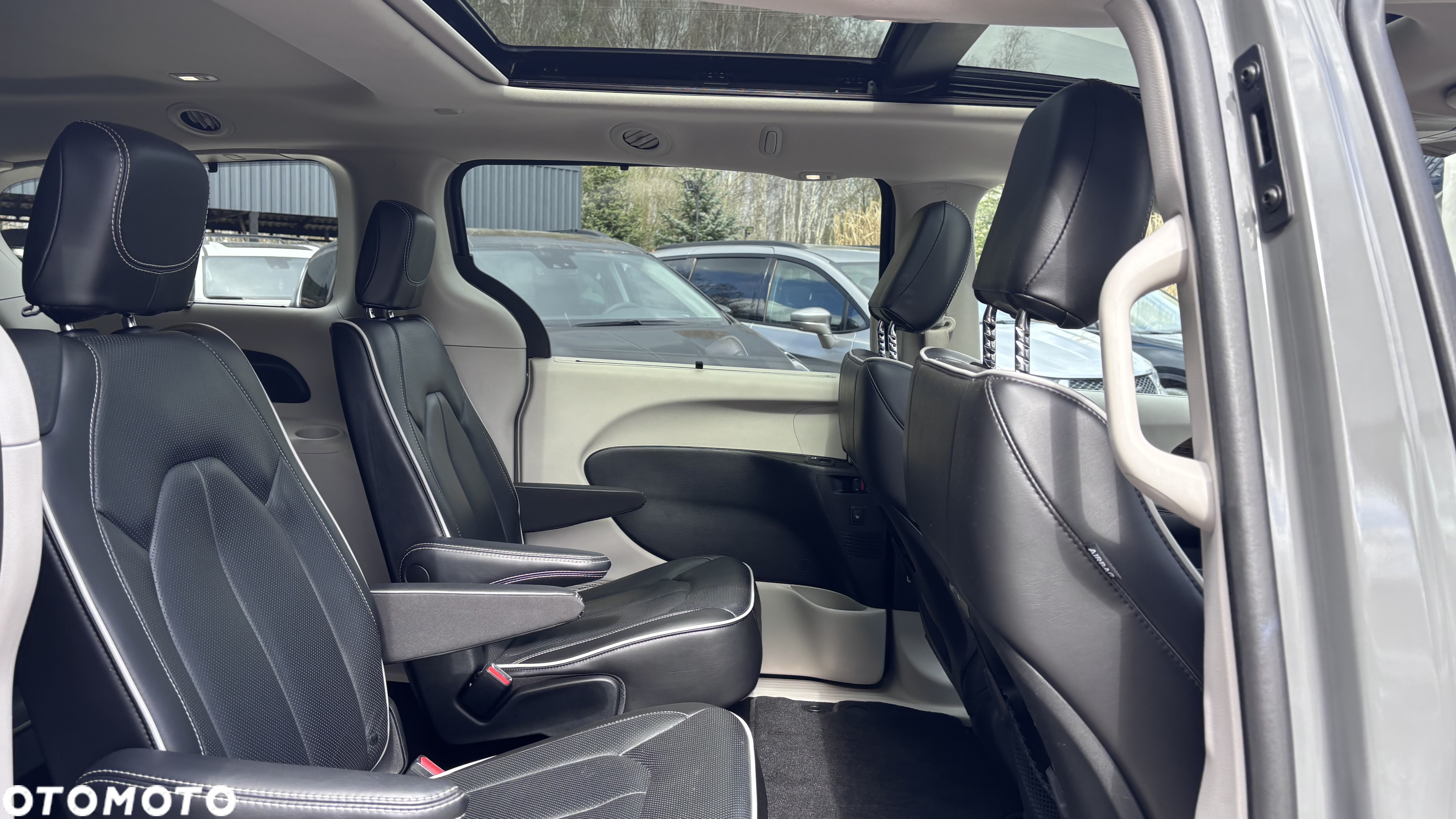 Chrysler Pacifica - 22