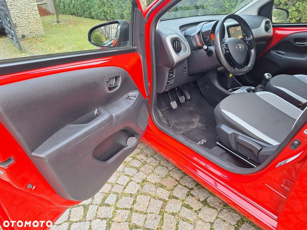 Toyota Aygo x-play touch - 7