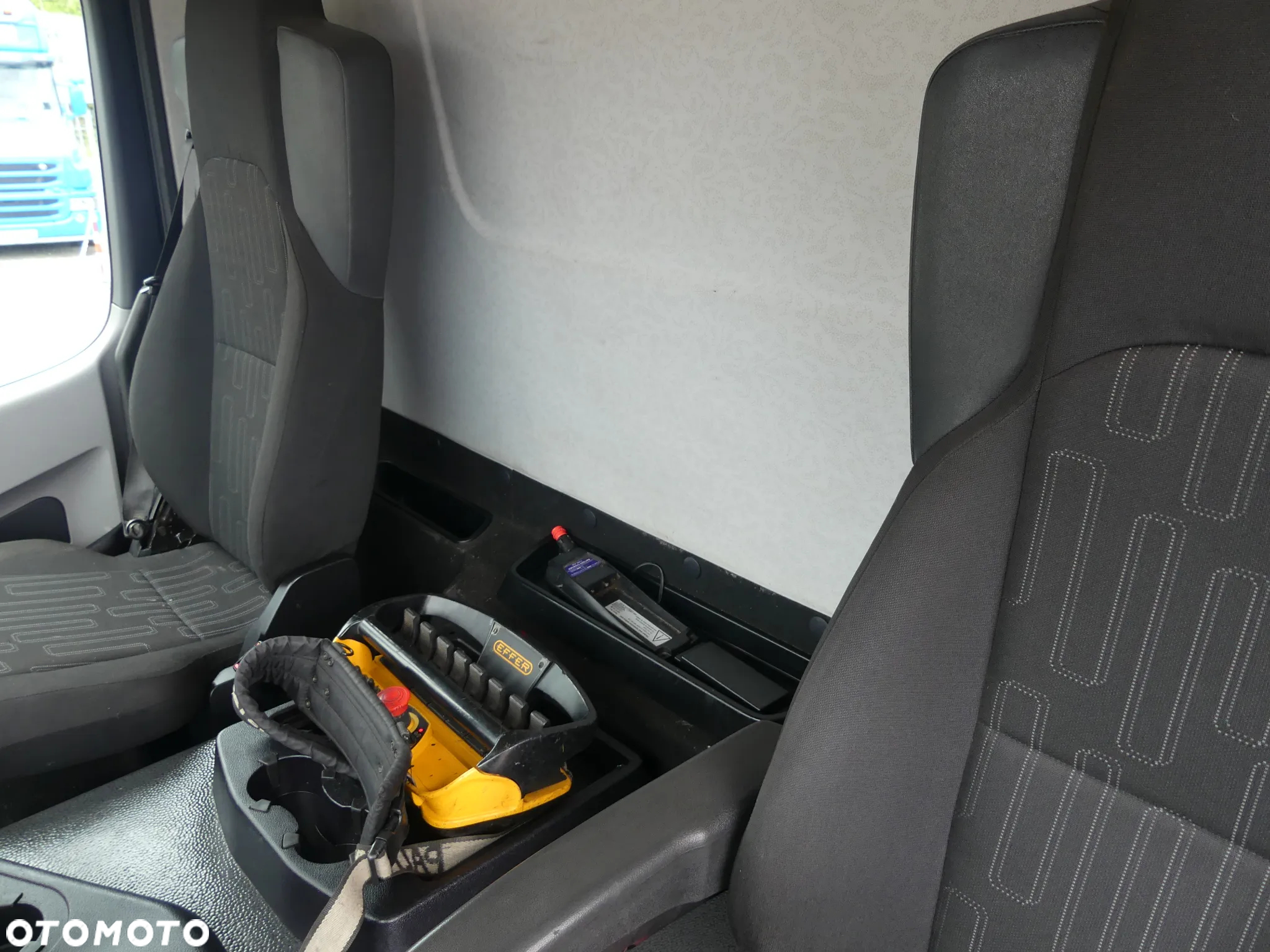 Mercedes-Benz ANTOS 1827 / HDS EFFER 165  18.65m / PILOT / EURO 6 / - 27
