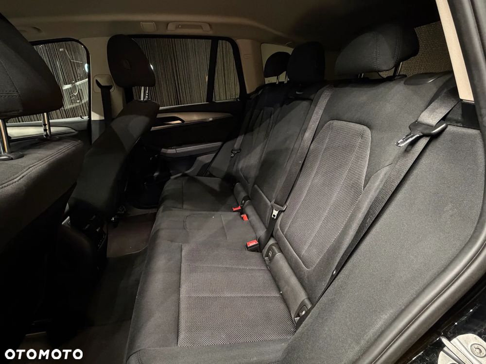 BMW X3 xDrive20d Advantage - 12
