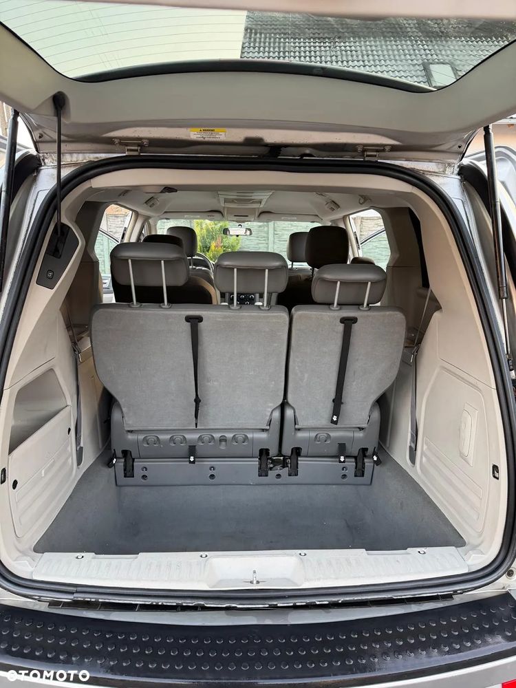 Chrysler Town & Country ver-3-3-lx - 2