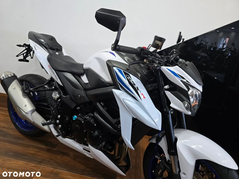 Suzuki GSX - 34