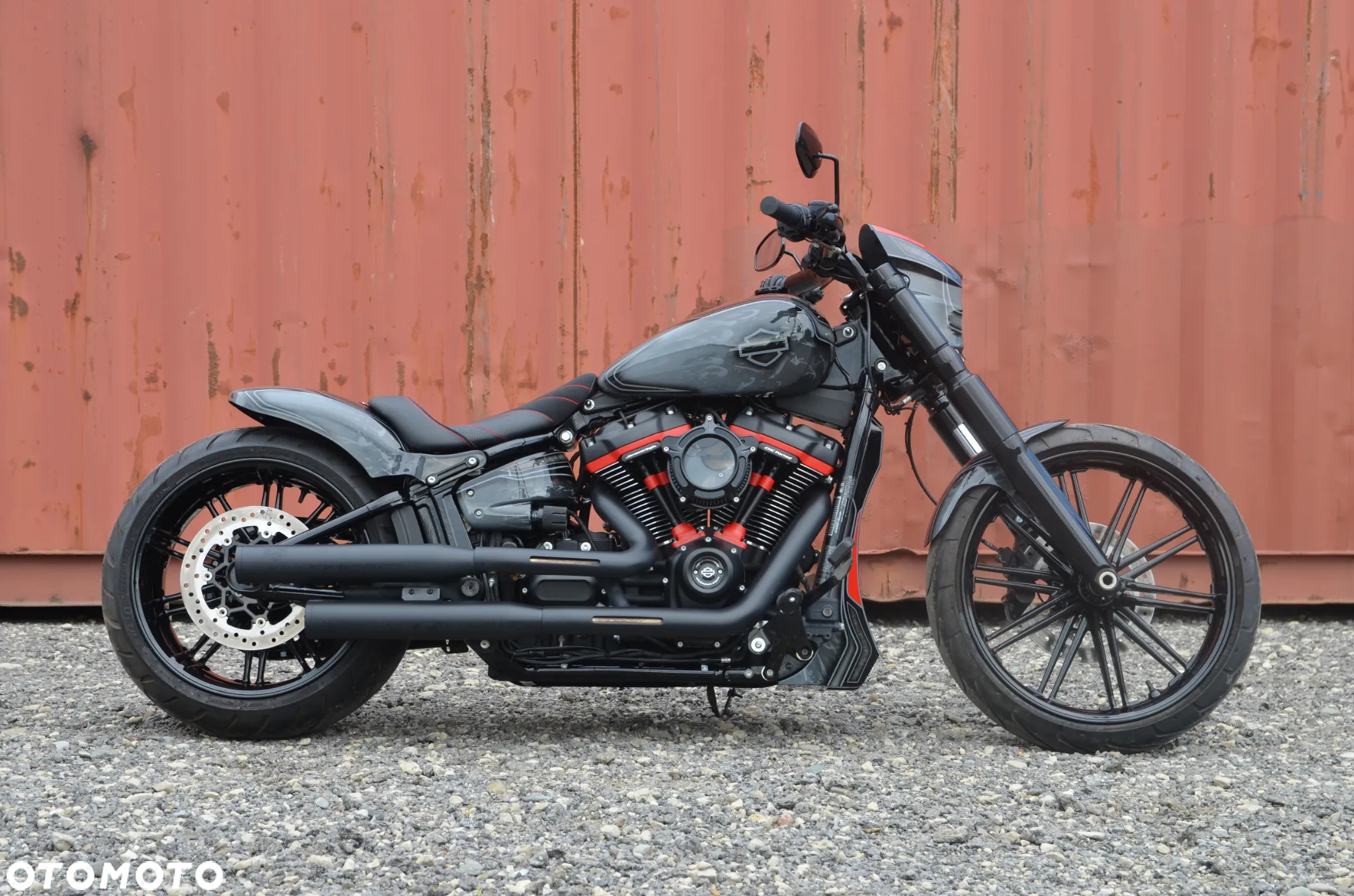 Harley-Davidson Softail Breakout - 4