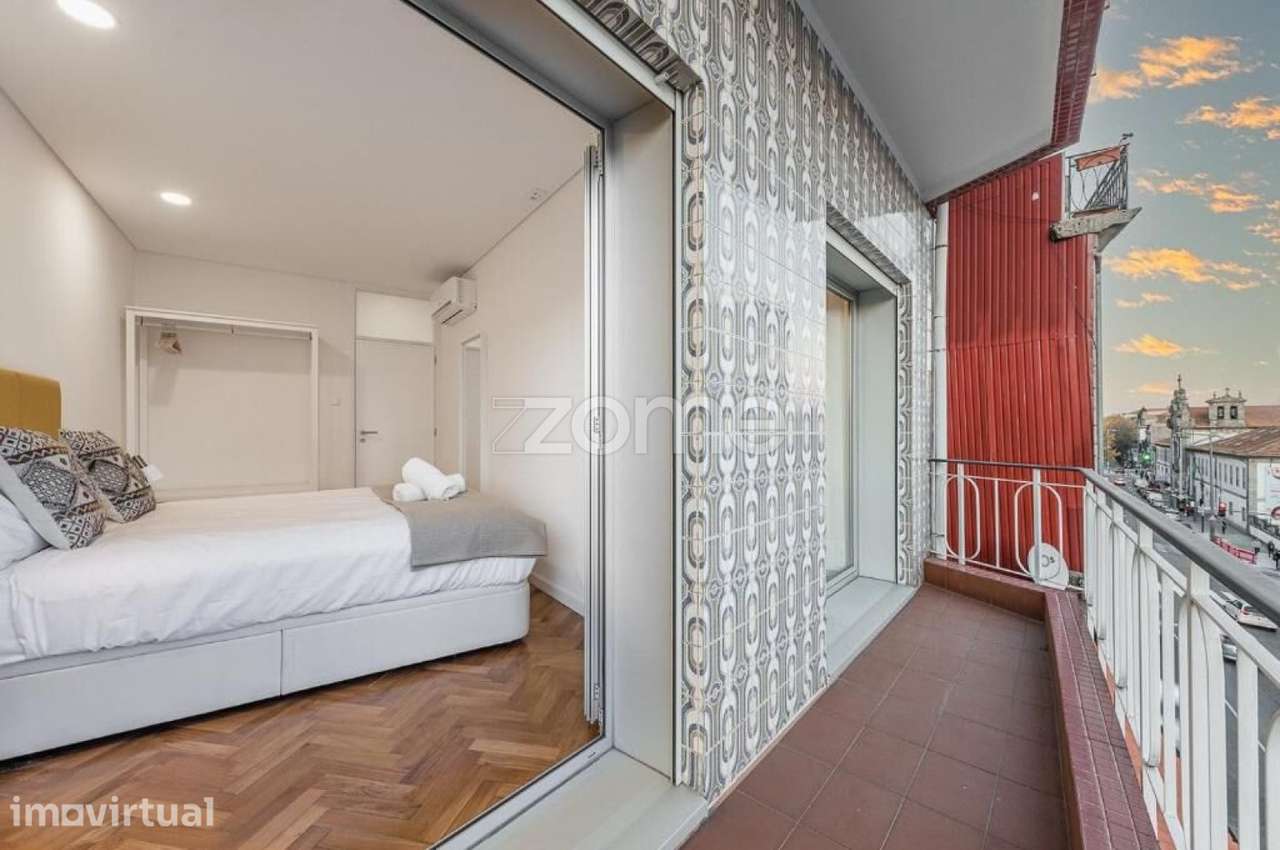 Apartamento luminoso T2+1 com varanda na Avenida Rodrigues de Freitas - Grande imagem: 4/35