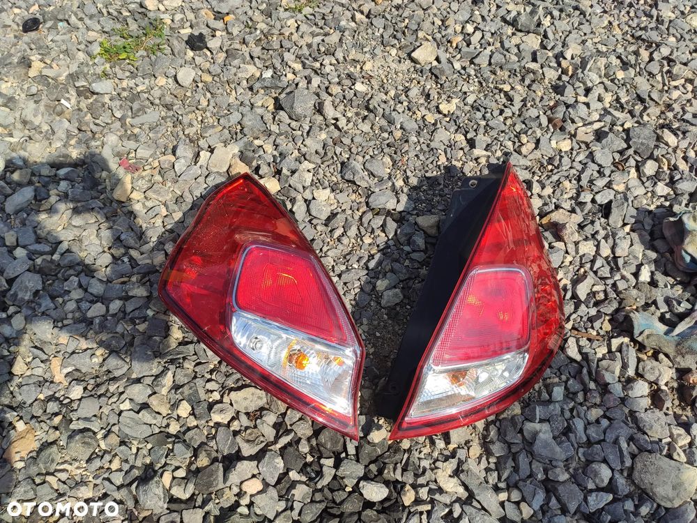 KL Lampa Prawy Lewy tył Ford Fiesta MKVII MK7 5Drzwi Lift Europa - 1