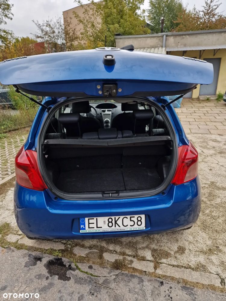 Toyota Yaris - 10