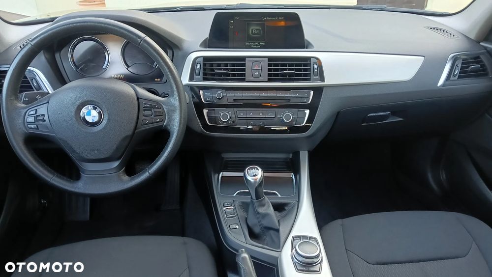 BMW Seria 1 116i Edition Metropolitan - 12