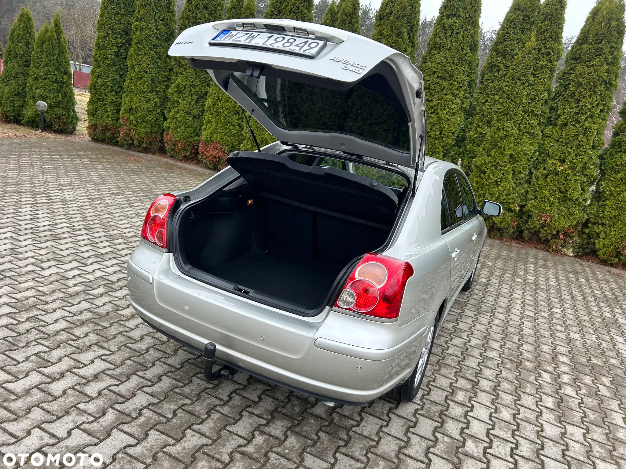 Toyota Avensis 2.0 D-4D - 22