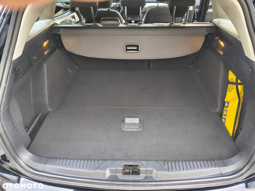 Ford Focus 1.0 EcoBoost mHEV Connected - 29