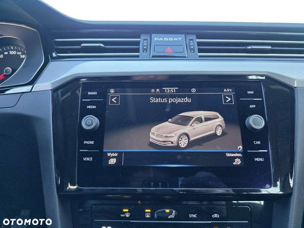 Volkswagen Passat - 17