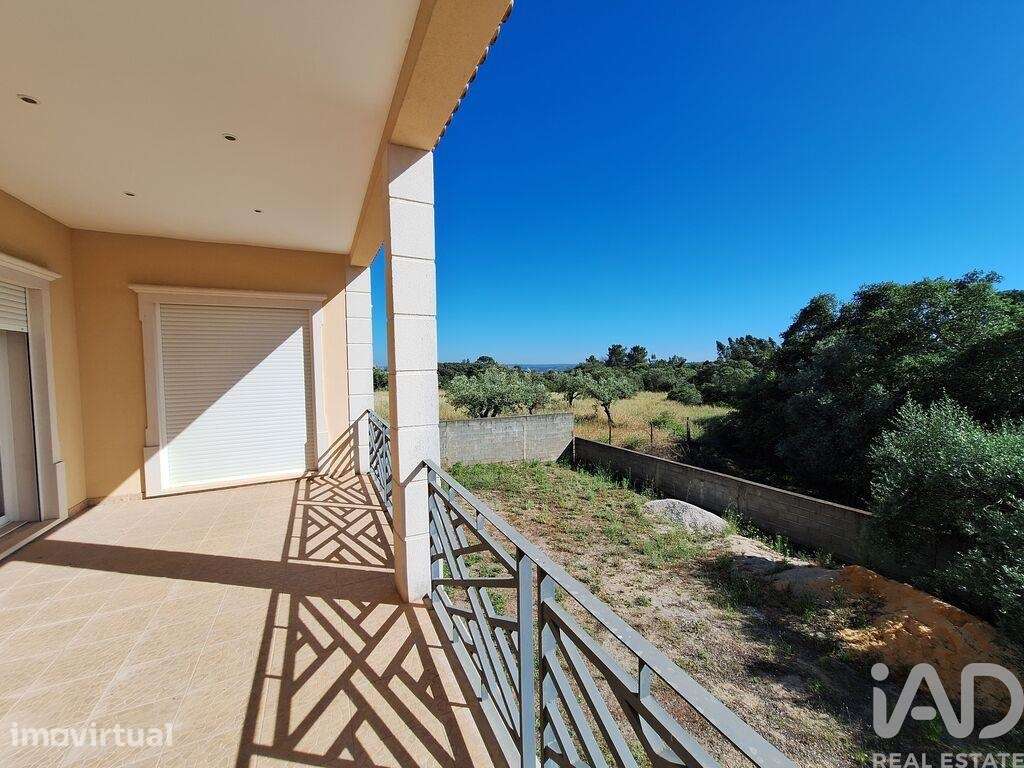 Moradia bi-familiar T4 em Além da Ribeira e Pedreira de 329 m2 - Grande imagem: 2/40