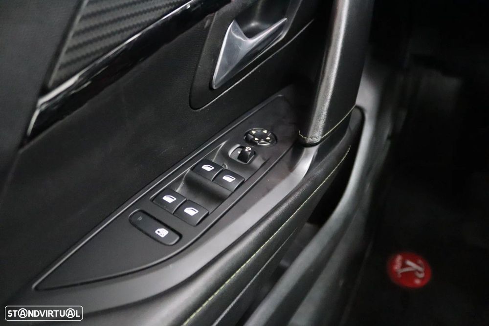 Peugeot 208 1.2 PureTech Allure EAT8 - 11