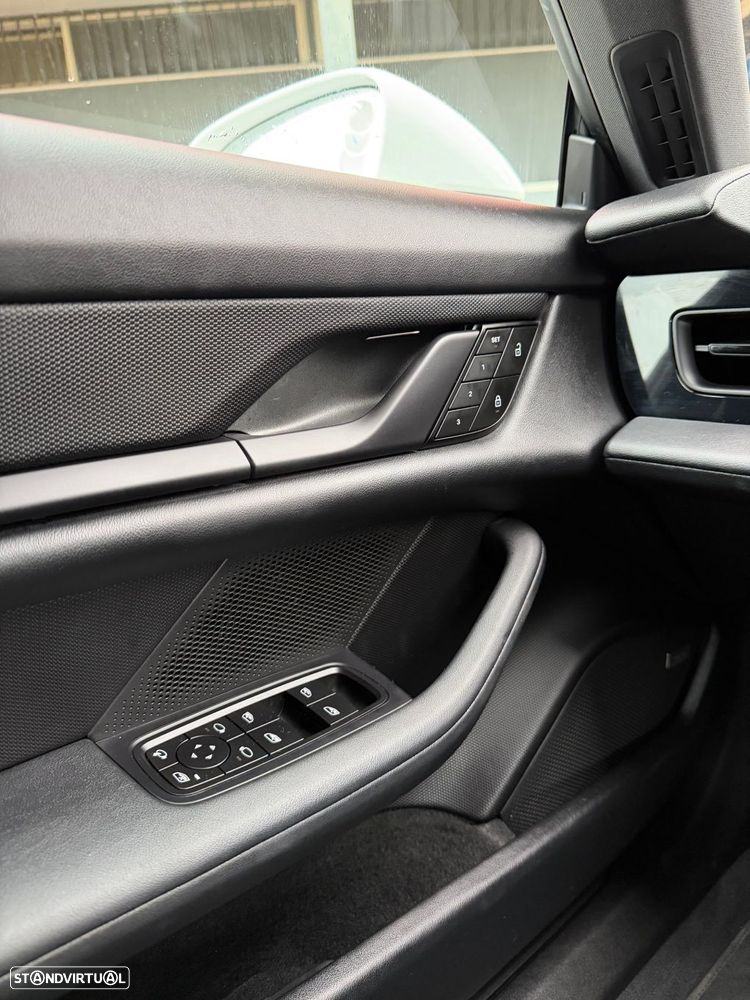 Porsche Taycan 4S - 29