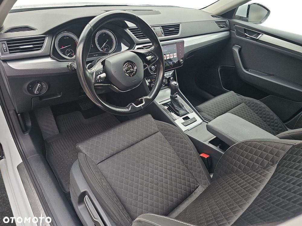 Skoda Superb 2.0 TSI Ambition DSG - 9