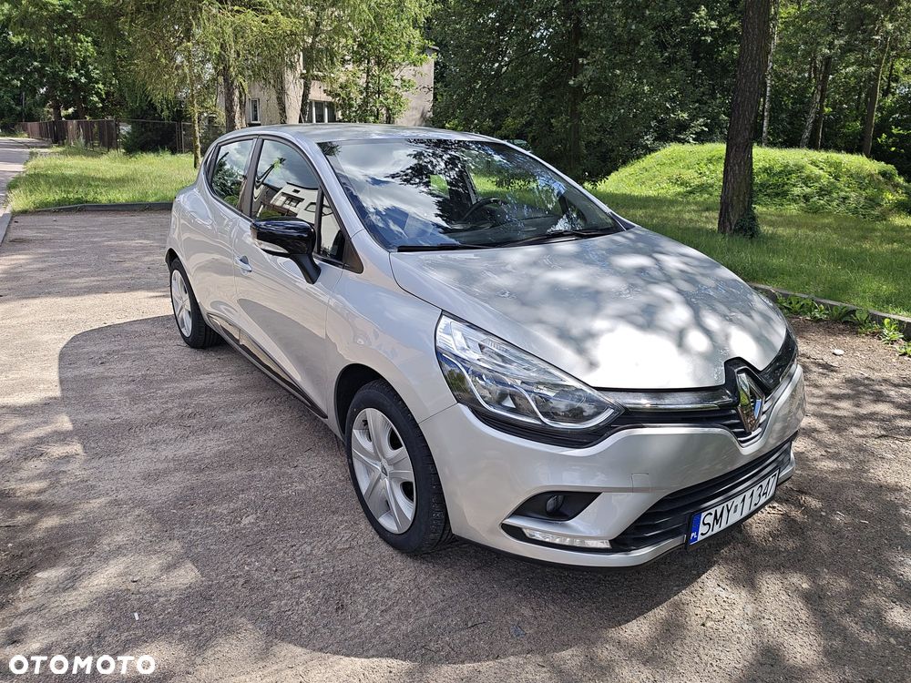 Renault Clio 1.2 16V 75 LIMITED - 8