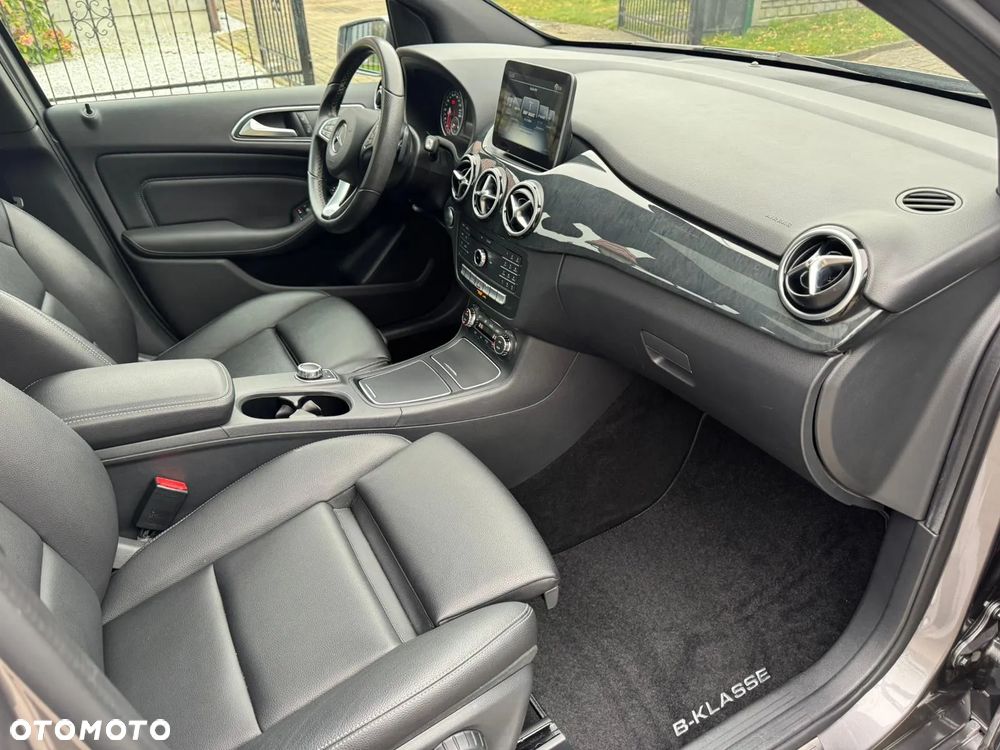 Mercedes-Benz Klasa B 250 4Matic 7G-DCT UrbanStyle Edition - 14