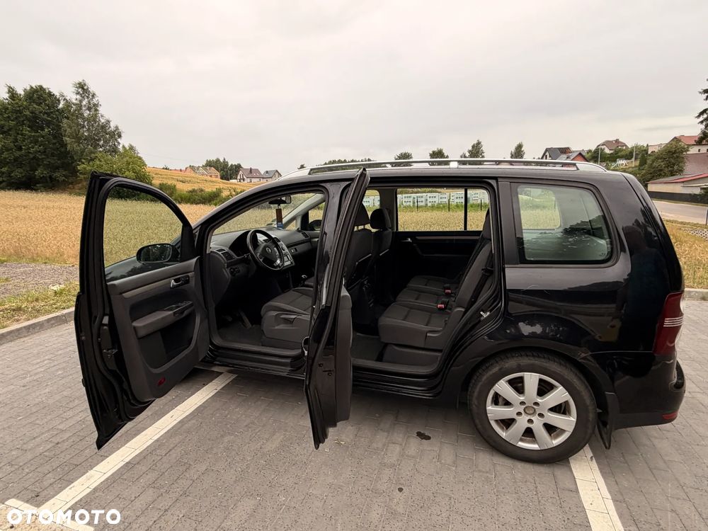 Volkswagen Touran - 3