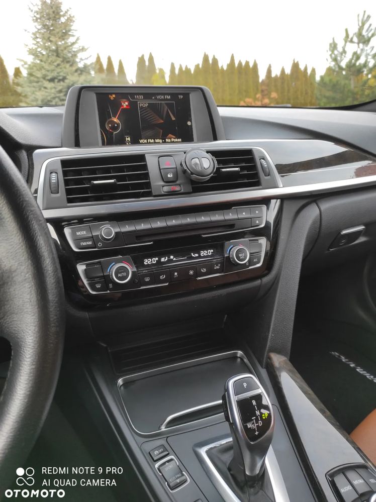 BMW Seria 3 330i Sport Line - 10