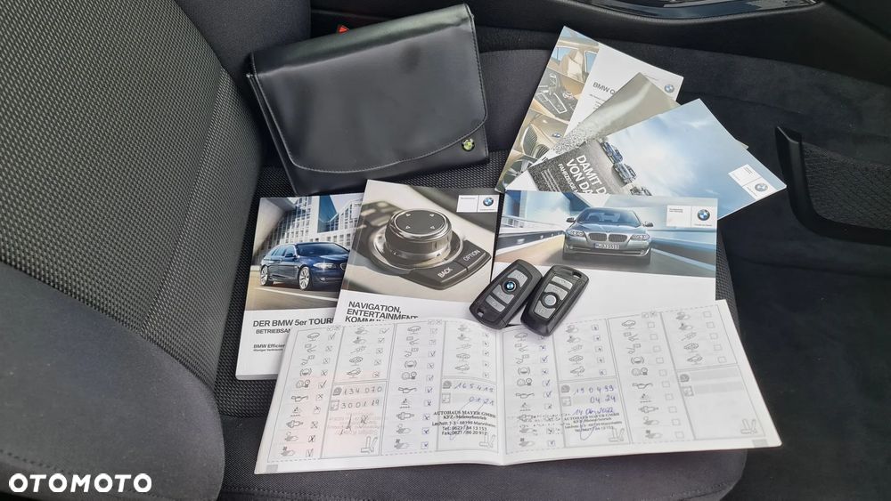 BMW Seria 5 520d - 28