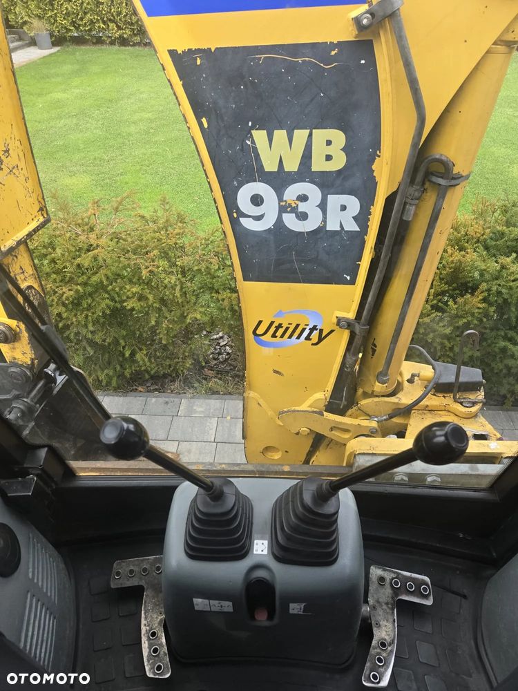 Komatsu WB93R - 14