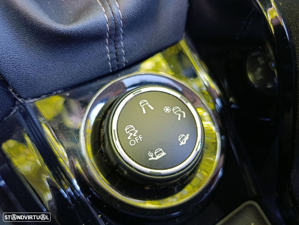 Peugeot 2008 1.2 PureTech Allure - 18