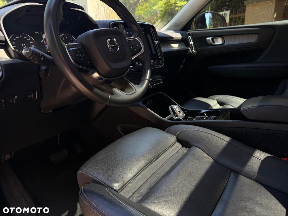 Volvo XC 40 T5 AWD R-Design - 26