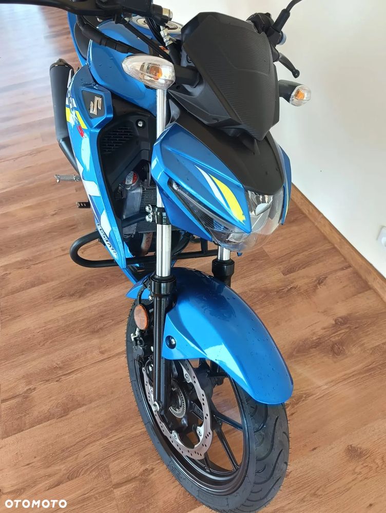Suzuki GSX - 10