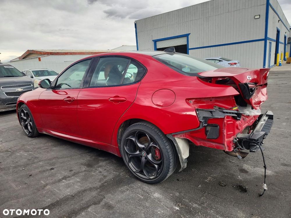 Alfa Romeo Giulia 2.0 Turbo TI Q4 - 5