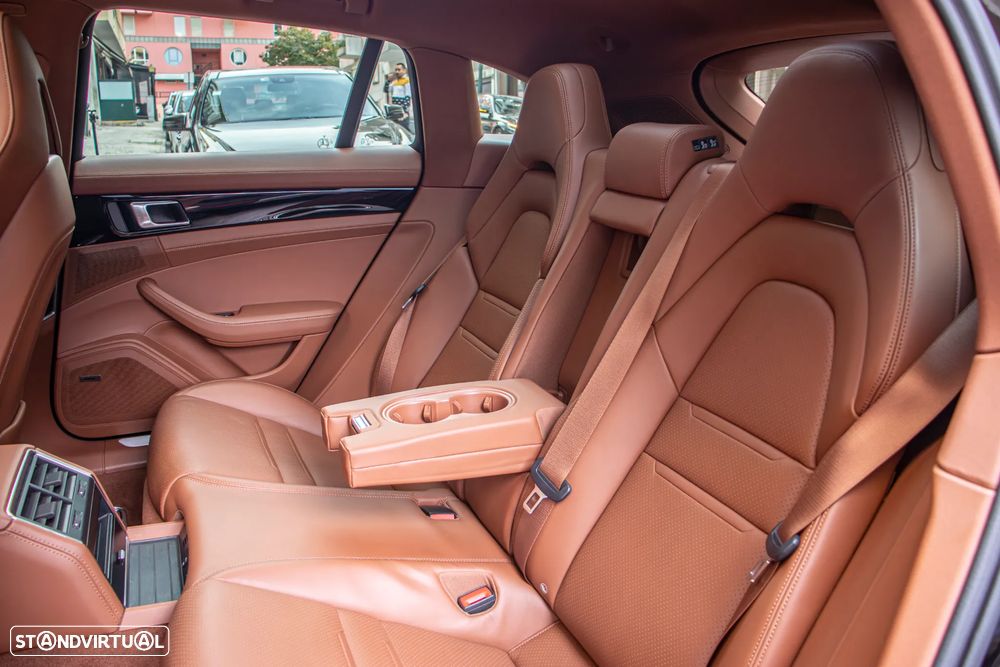 Porsche Panamera Sport Turismo 4S E-Hybrid - 42