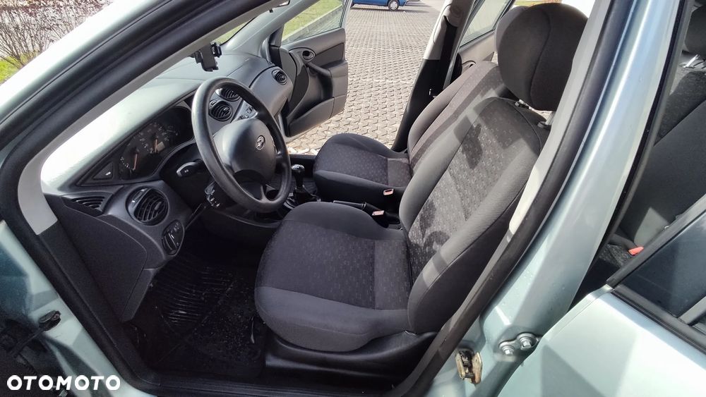 Ford Focus 1.6 Comfort - 6