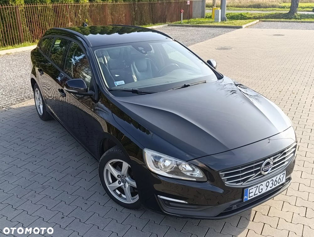 Volvo V60 D2 Momentum - 1