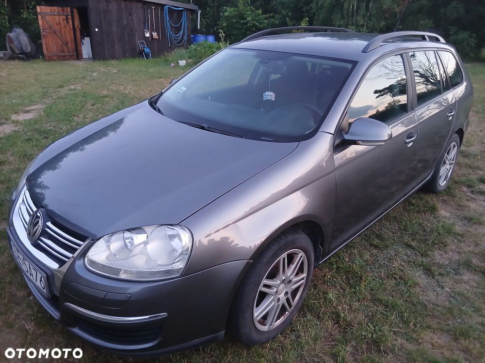 Volkswagen Golf - 1