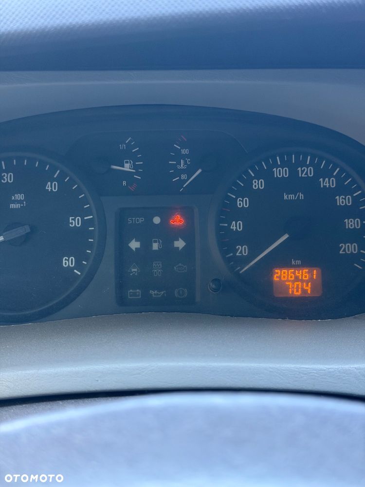 Opel Vivaro - 17