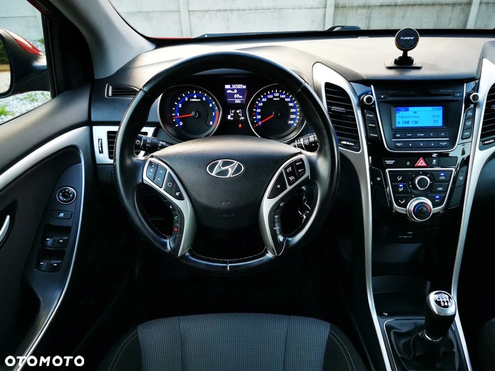 Hyundai i30 blue Kombi 1.6 GDi YES Gold - 7