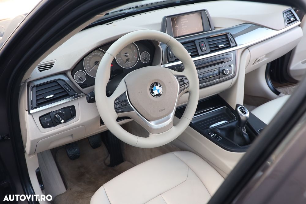 BMW Seria 3 318d Touring Modern Line - 30