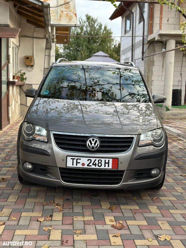 Volkswagen Touran 2.0 TDI DPF DSG Cross - 1