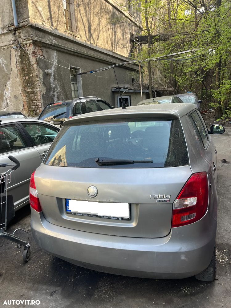 Dezmembrez Skoda Fabia 2 non facelift bej auriu 1,2 benzina 2009 - 11