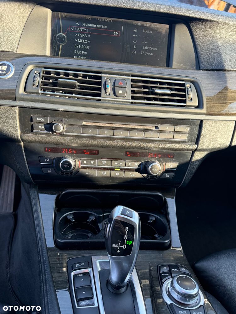 BMW Seria 5 525d - 11