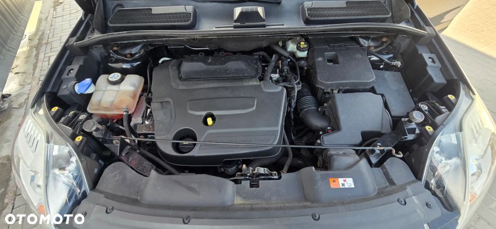 Ford Kuga 2.0 TDCi 4WD Titanium - 37