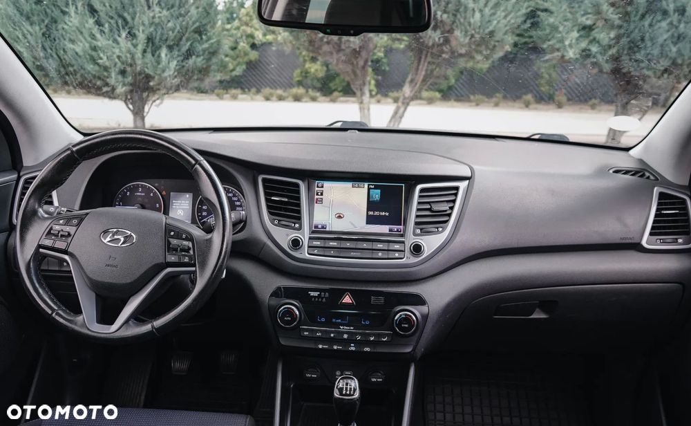 Hyundai Tucson blue 1.7 CRDi 2WD Intro Edition - 18